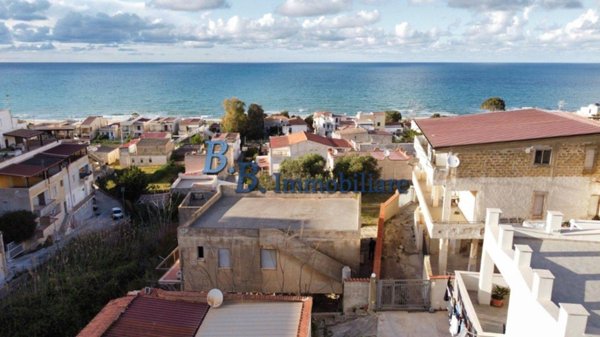casa indipendente in vendita ad Alcamo in zona Alcamo Marina