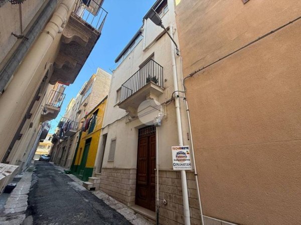 casa indipendente in vendita ad Alcamo in zona Centro Città