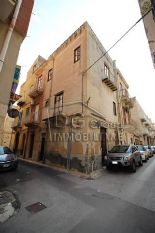 casa indipendente in vendita ad Alcamo in zona Centro Città