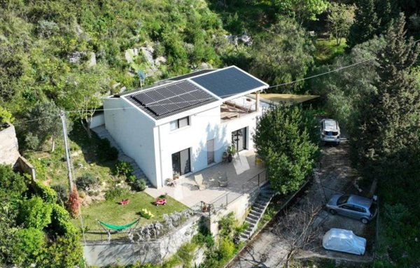 casa indipendente in vendita ad Alcamo