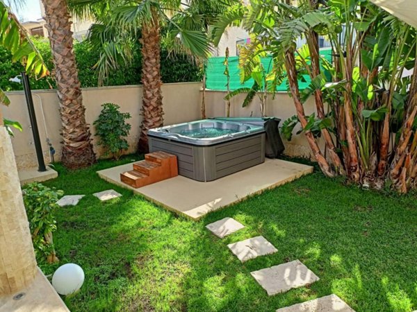 casa indipendente in vendita ad Alcamo in zona Centro Città