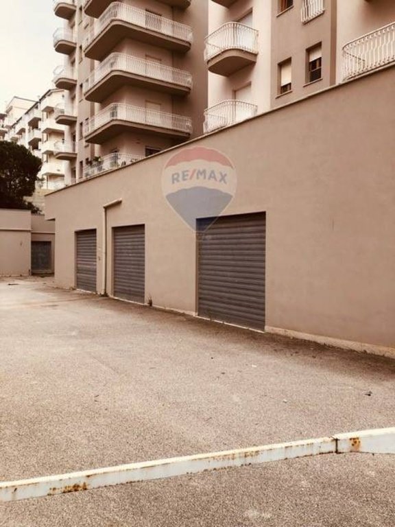 locale commerciale in vendita ad Alcamo