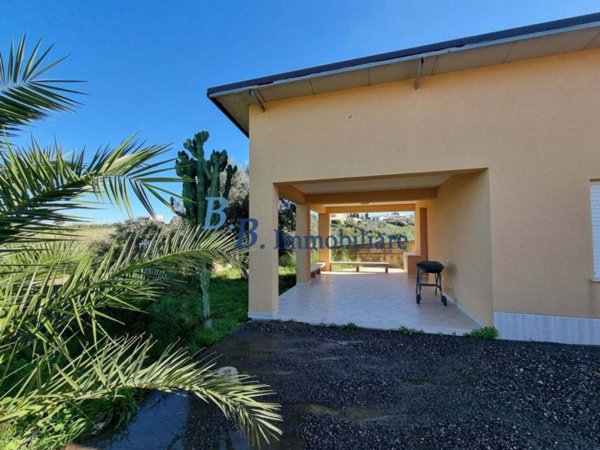 casa indipendente in vendita ad Alcamo in zona Alcamo Marina