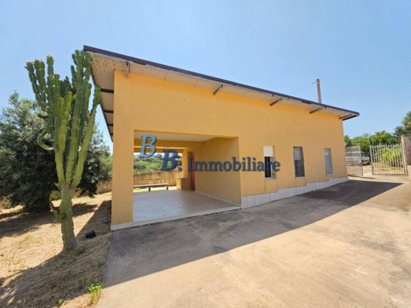 casa indipendente in vendita ad Alcamo in zona Alcamo Marina