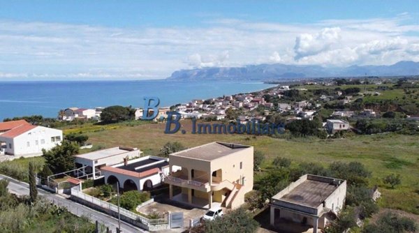 casa indipendente in vendita ad Alcamo in zona Alcamo Marina