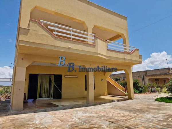 casa indipendente in vendita ad Alcamo in zona Alcamo Marina