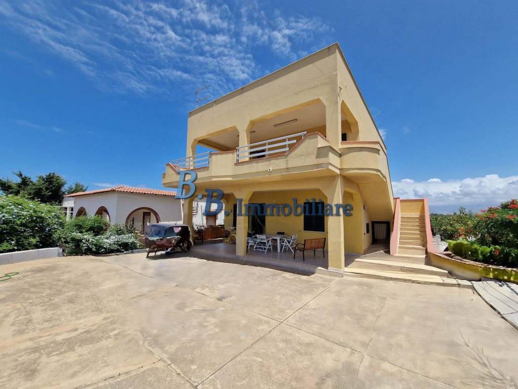 casa indipendente in vendita ad Alcamo in zona Alcamo Marina