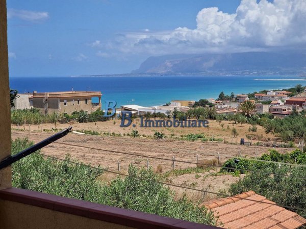 casa indipendente in vendita ad Alcamo