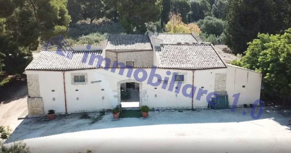 negozio in vendita ad Alcamo