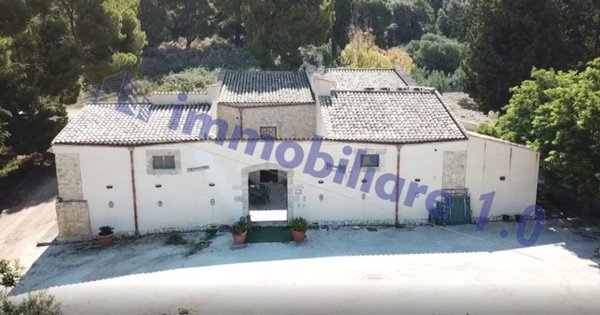 negozio in vendita ad Alcamo