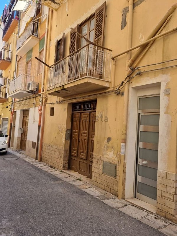 appartamento in vendita ad Alcamo in zona Centro Città
