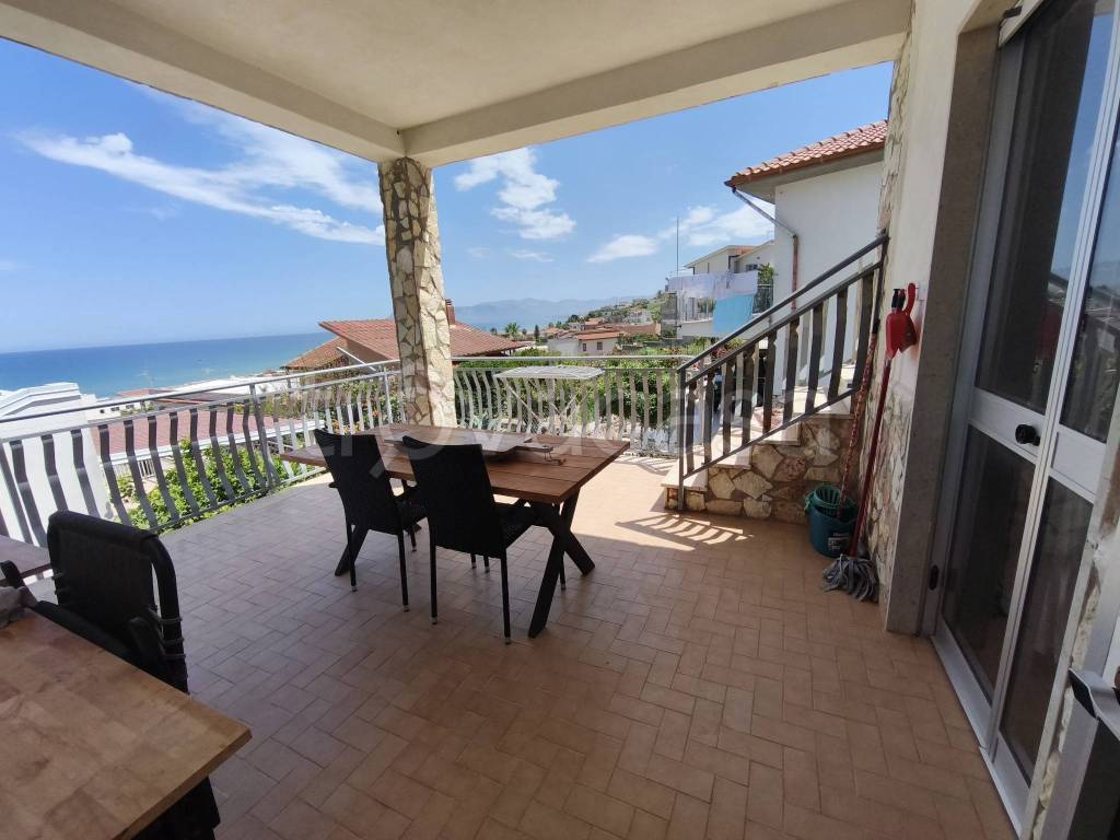 casa indipendente in vendita ad Alcamo in zona Alcamo Marina