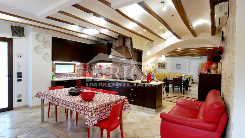 casa indipendente in vendita ad Alcamo