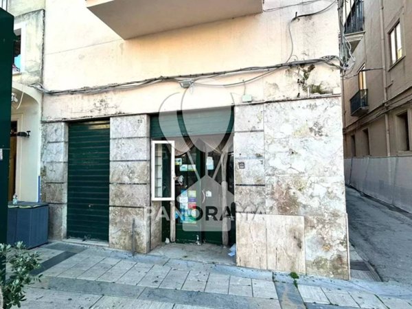 negozio in vendita ad Alcamo