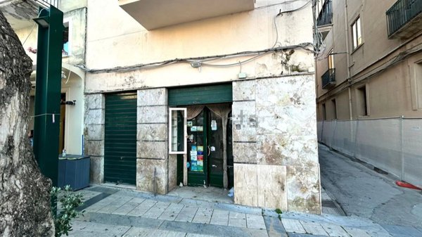 locale commerciale in vendita ad Alcamo