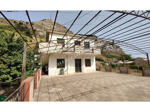 casa indipendente in vendita ad Alcamo