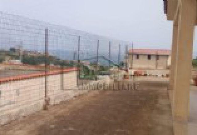casa indipendente in vendita ad Alcamo in zona Alcamo Marina