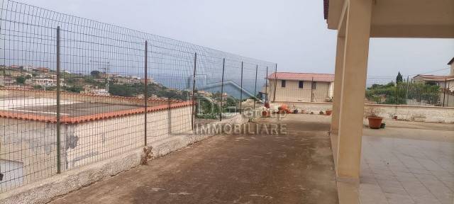 casa indipendente in vendita ad Alcamo in zona Alcamo Marina