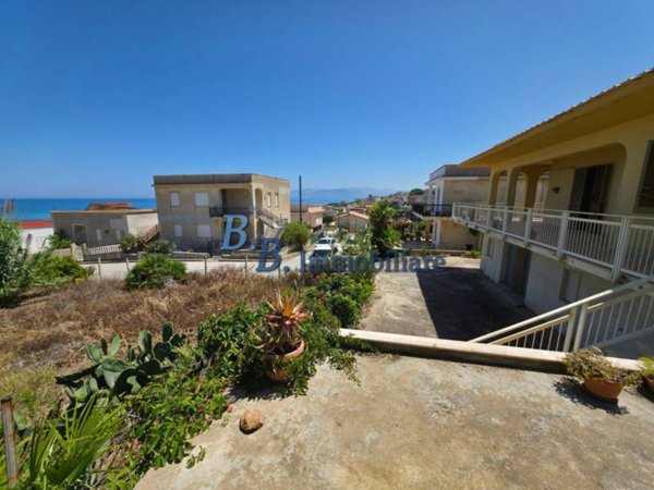 casa indipendente in vendita ad Alcamo in zona Alcamo Marina
