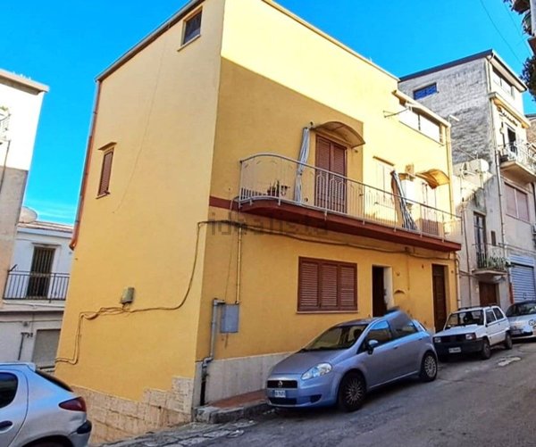 casa indipendente in vendita ad Alcamo
