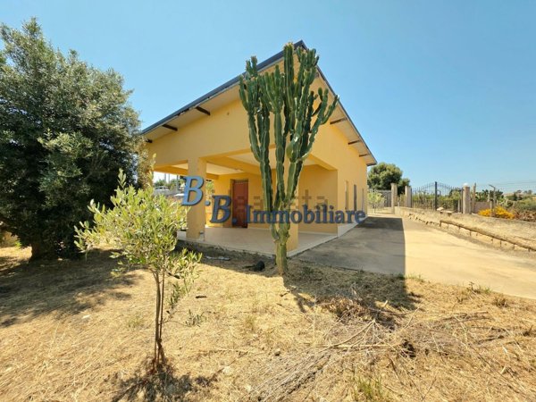 casa indipendente in vendita ad Alcamo in zona Alcamo Marina