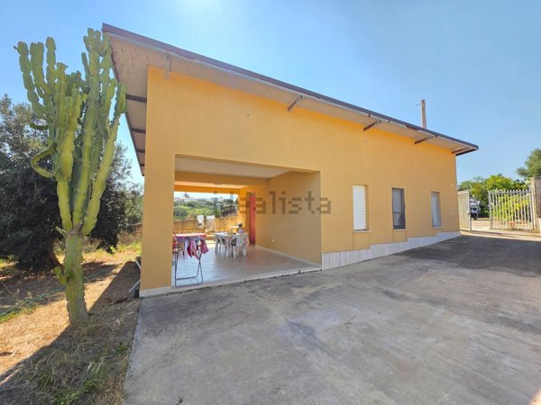 casa indipendente in vendita ad Alcamo in zona Alcamo Marina