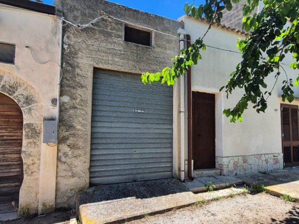 casa indipendente in vendita ad Alcamo in zona Alcamo Marina