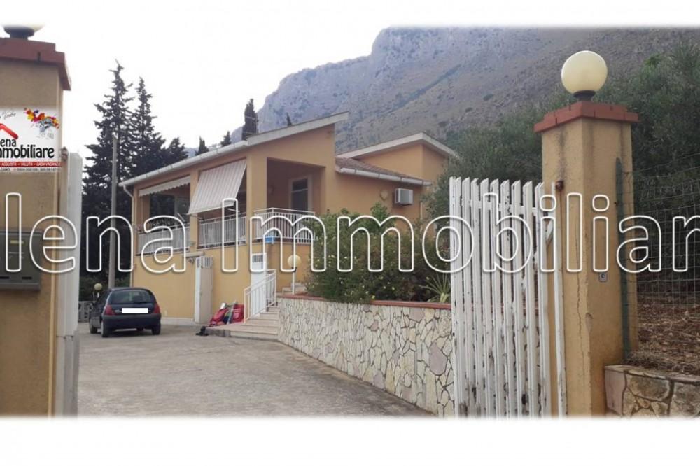 casa indipendente in vendita ad Alcamo