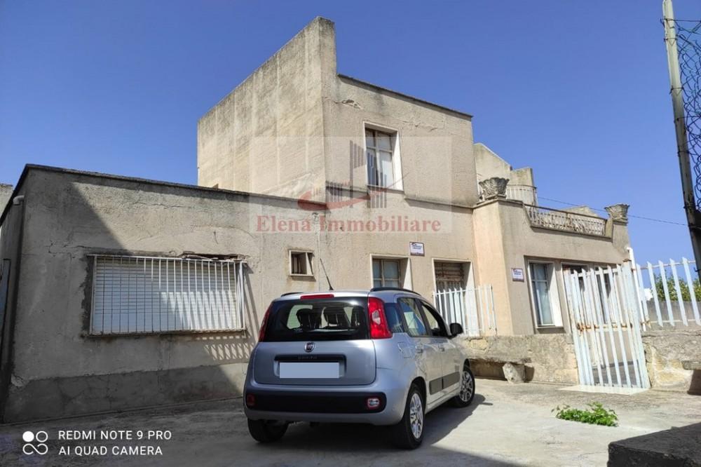 casa indipendente in vendita ad Alcamo in zona Alcamo Marina