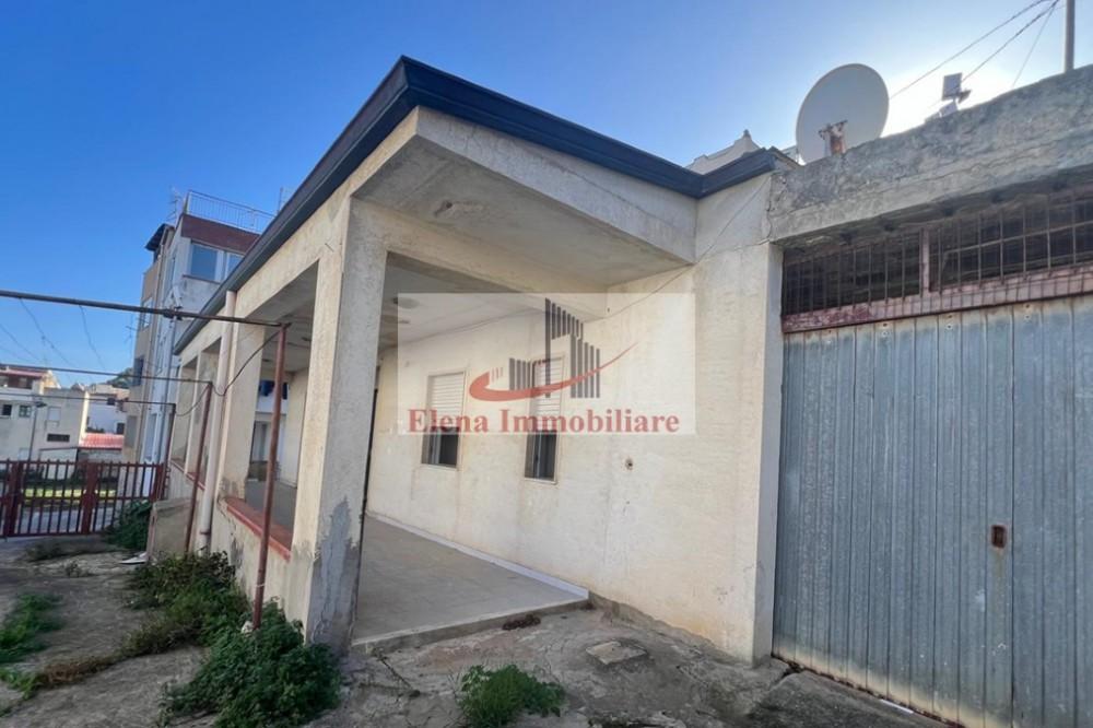 casa indipendente in vendita ad Alcamo in zona Alcamo Marina