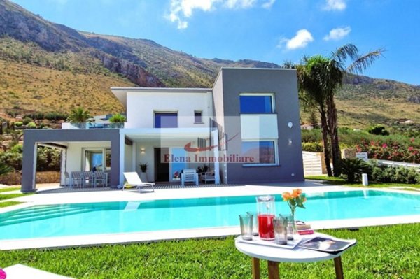 casa indipendente in vendita ad Alcamo
