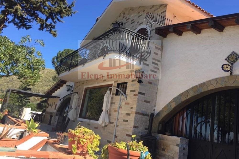 casa indipendente in vendita ad Alcamo