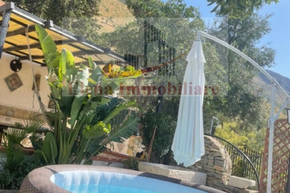casa indipendente in vendita ad Alcamo