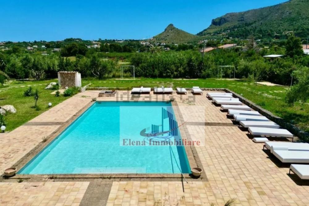 casa indipendente in vendita ad Alcamo
