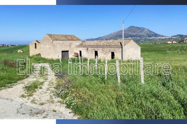 locale commerciale in vendita ad Alcamo