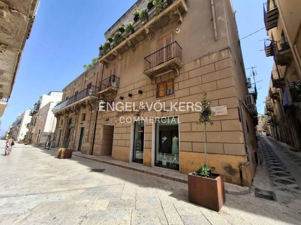 negozio in vendita ad Alcamo