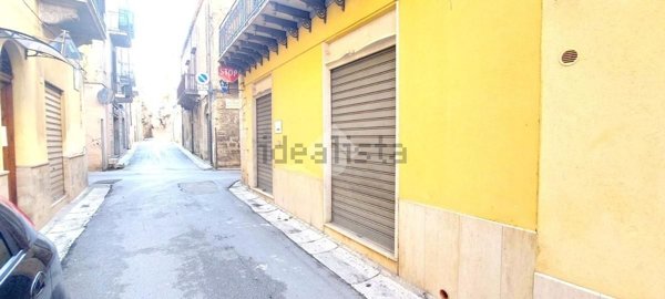 locale commerciale in vendita ad Alcamo
