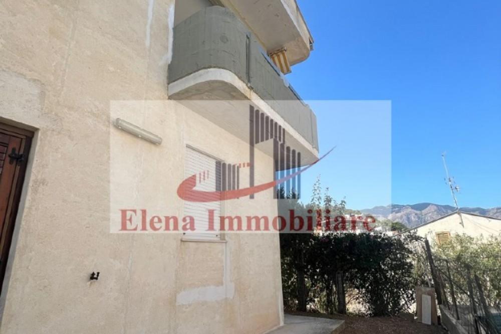 casa indipendente in vendita ad Alcamo in zona Alcamo Marina