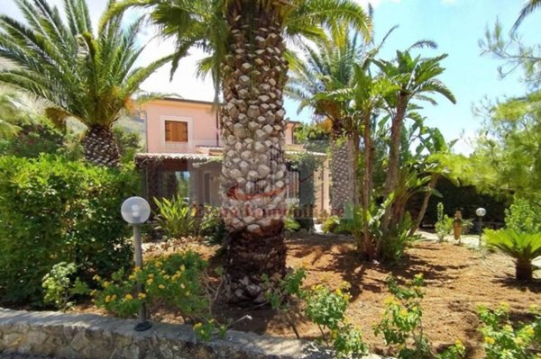 casa indipendente in vendita ad Alcamo