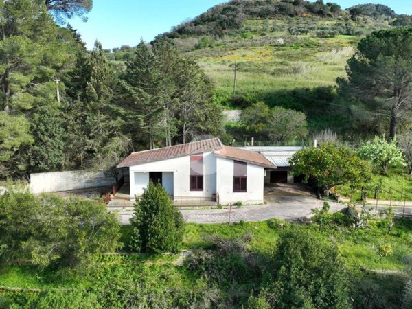 casa indipendente in vendita ad Alcamo