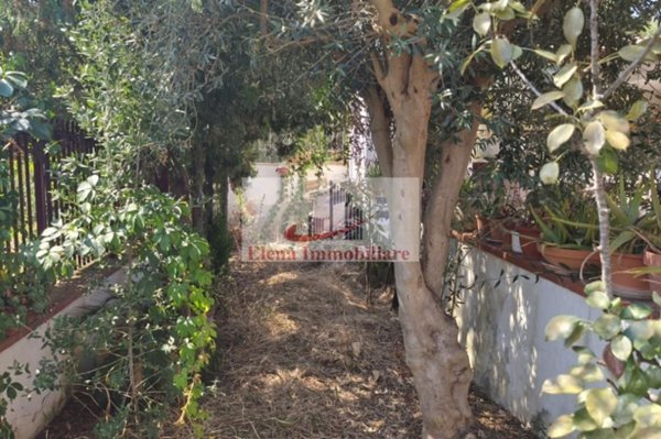casa indipendente in vendita ad Alcamo in zona Alcamo Marina