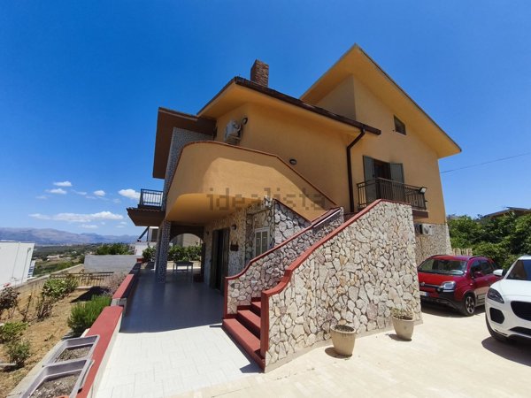 casa indipendente in vendita ad Alcamo in zona Alcamo Marina
