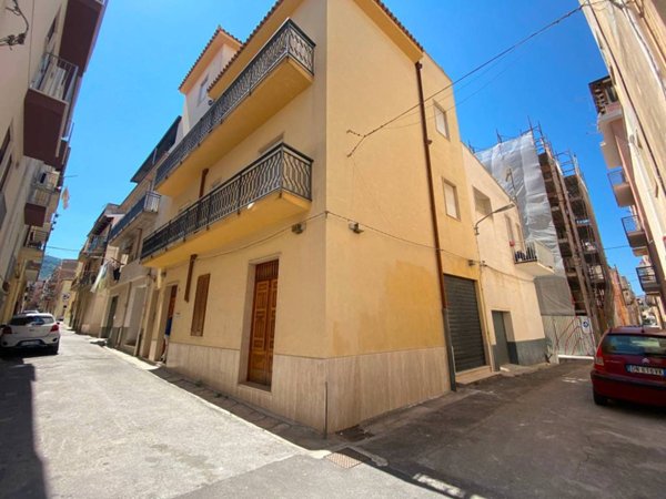 casa indipendente in vendita ad Alcamo