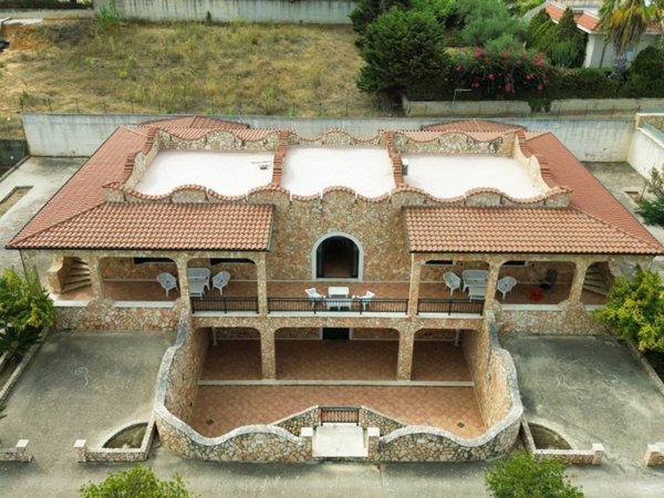casa indipendente in vendita ad Alcamo in zona Alcamo Marina