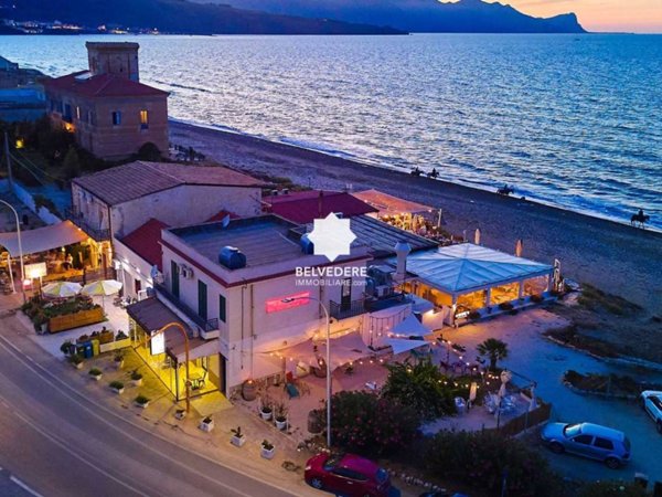 negozio in vendita ad Alcamo in zona Alcamo Marina