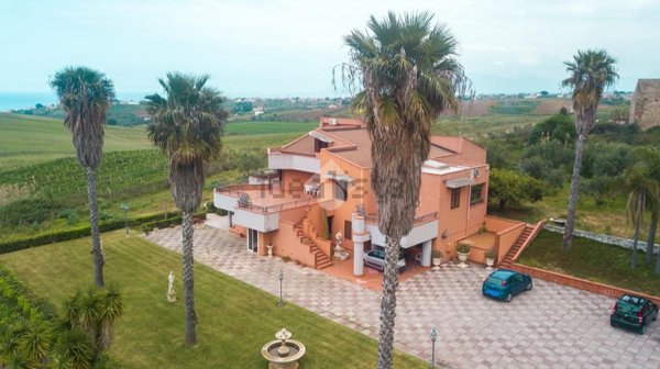casa indipendente in vendita ad Alcamo