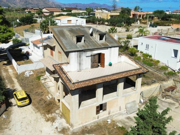 casa indipendente in vendita ad Alcamo