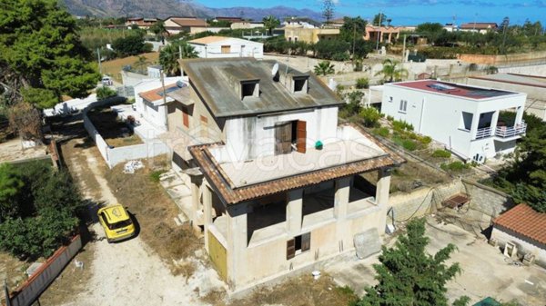 casa indipendente in vendita ad Alcamo in zona Centro Città