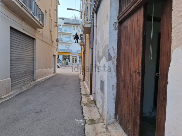 locale di sgombero in vendita ad Alcamo