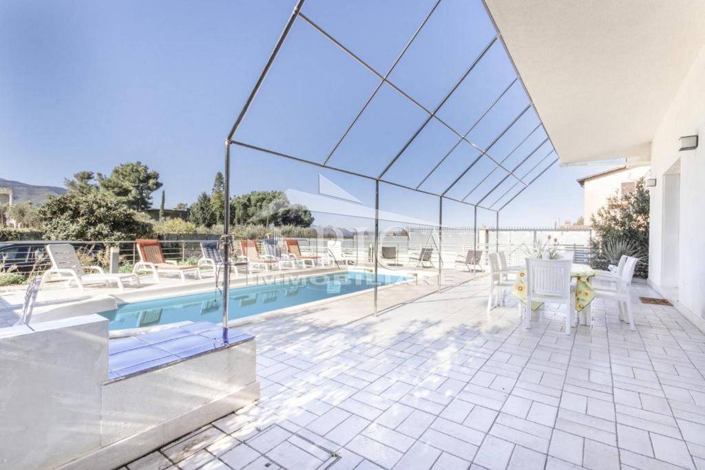 casa indipendente in vendita ad Alcamo